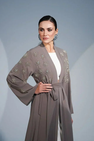 How to Style a Kimono Robe: 8 Easy Outfit Ideas