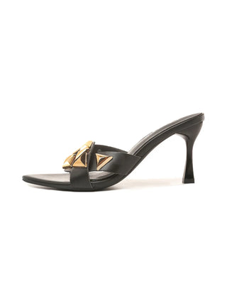 007_0129_1 - Glamourous Grace