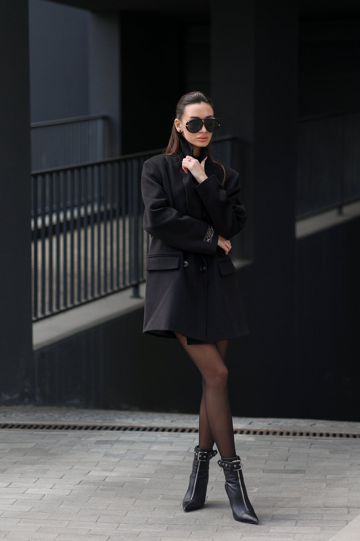 Andie Cashmere Wool Blend Blazer in Black