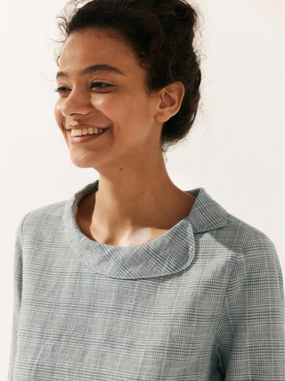 Linen Round Soft-Fold Collar Top LAURA - Glamourous Grace