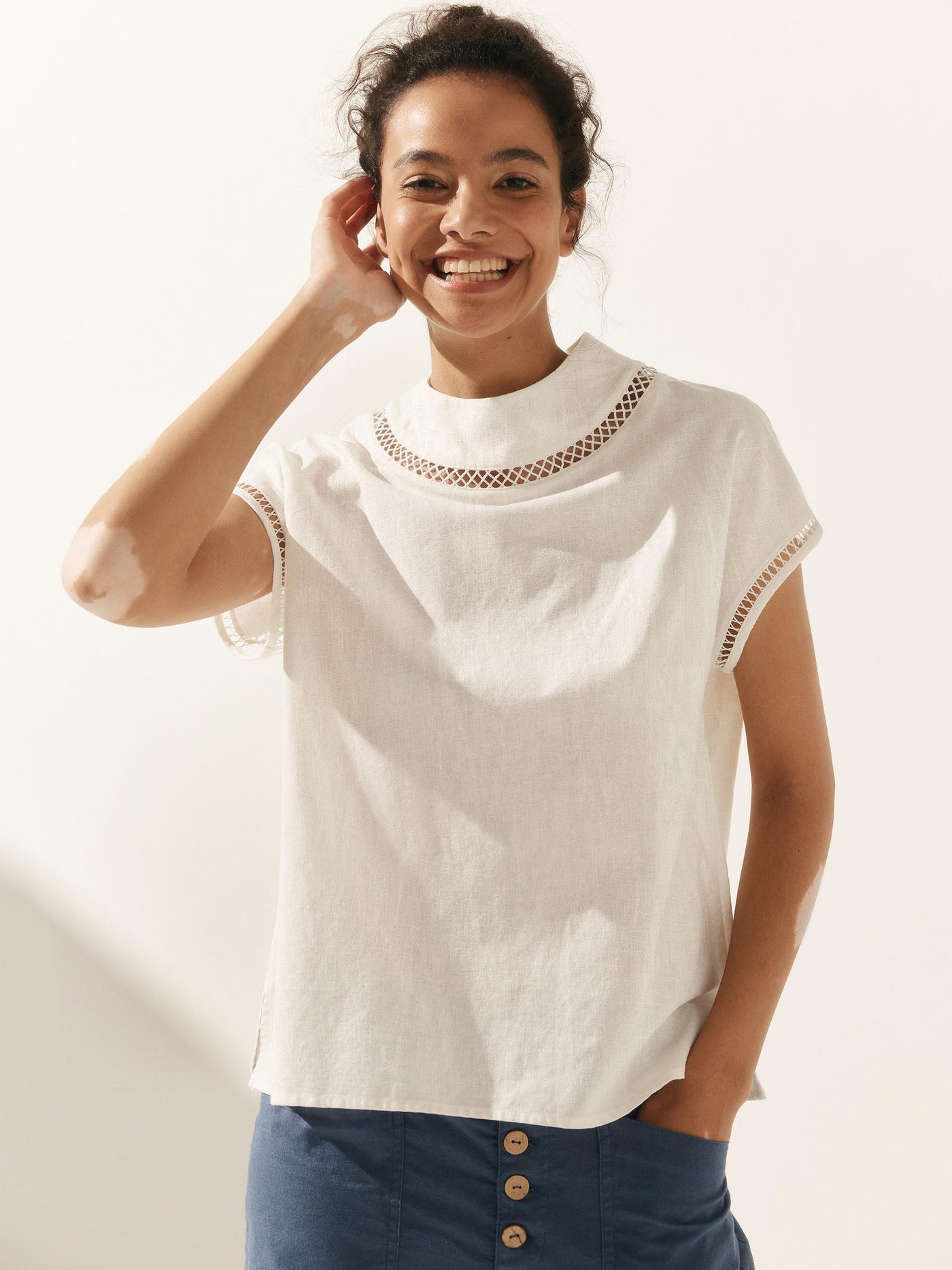 Linen Cutout Turtleneck Top QUINN - Glamourous Grace