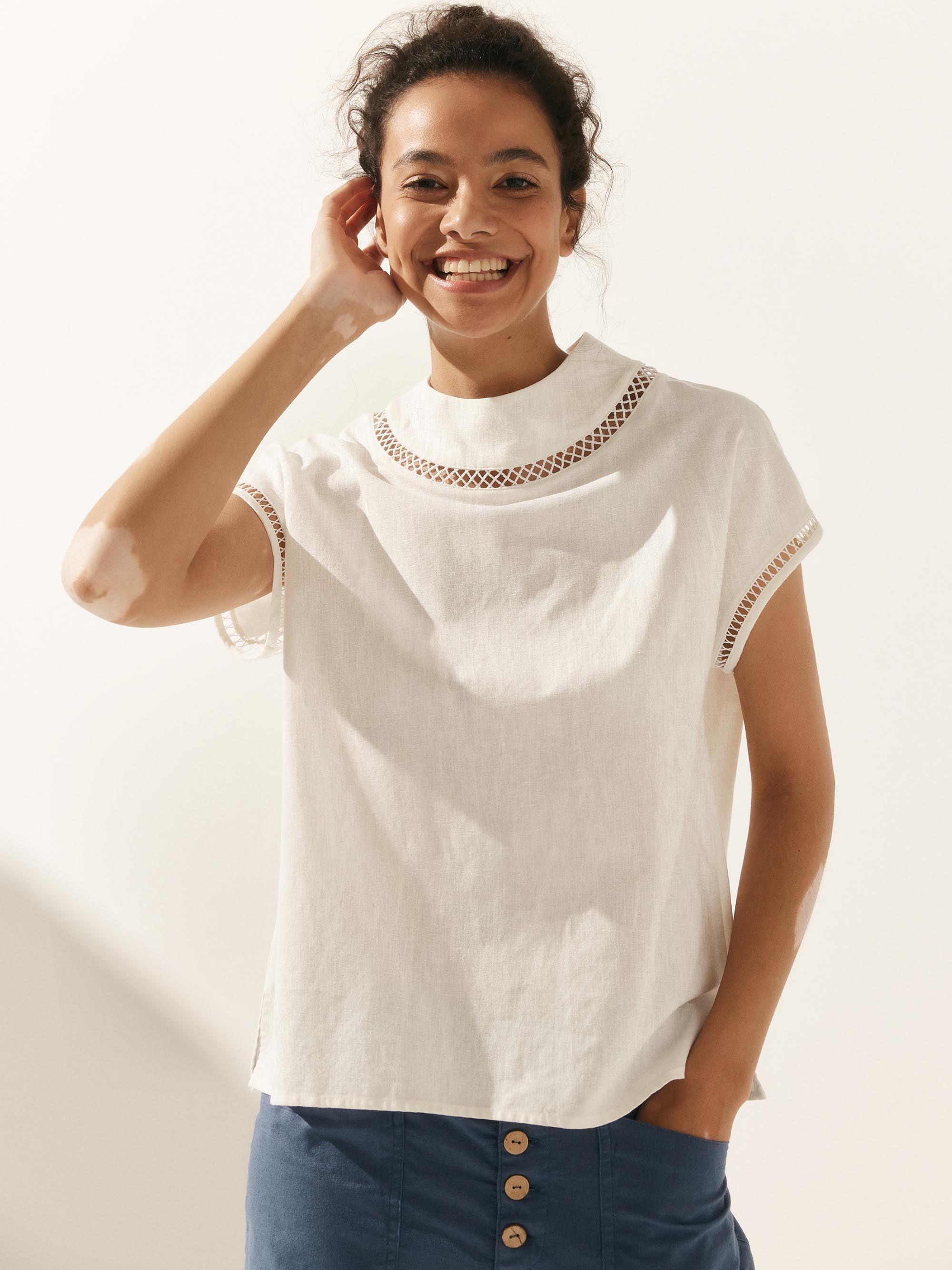 Linen Cutout Turtleneck Top QUINN - Glamourous Grace