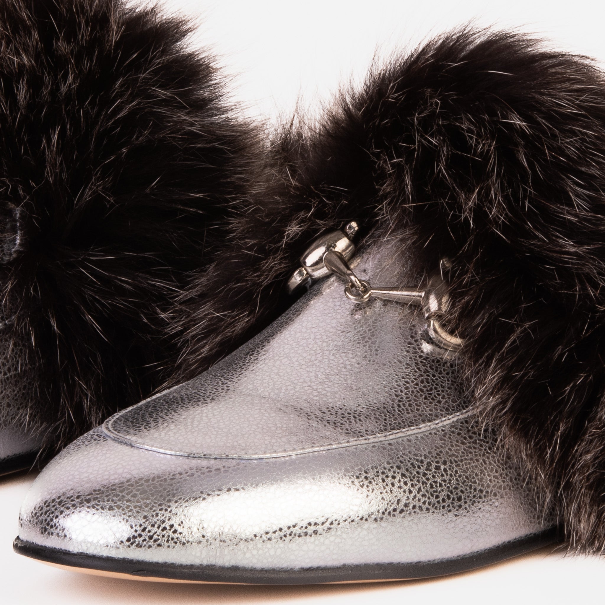 The Izmir Silver Leather Natural Fur Women Slipper - Glamourous Grace
