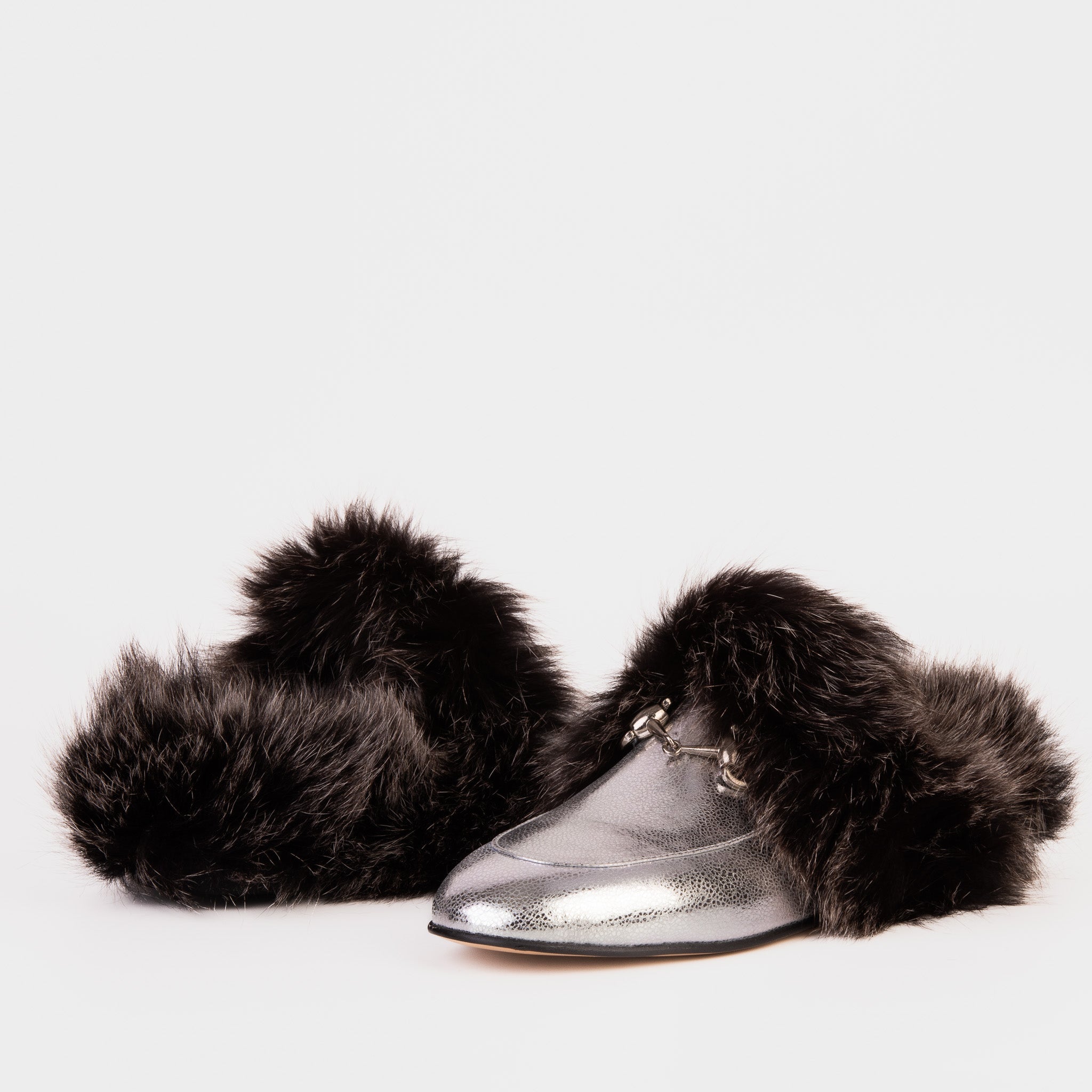 The Izmir Silver Leather Natural Fur Women Slipper - Glamourous Grace
