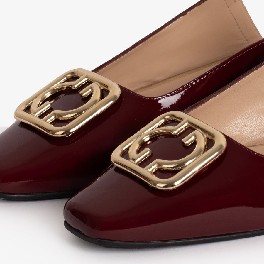 The Rosalinda Burgundy Patent Leather Women Flat Slingback Sandal - Glamourous Grace
