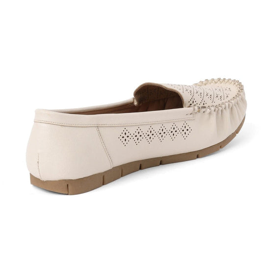 Aveline - Cream Loafers