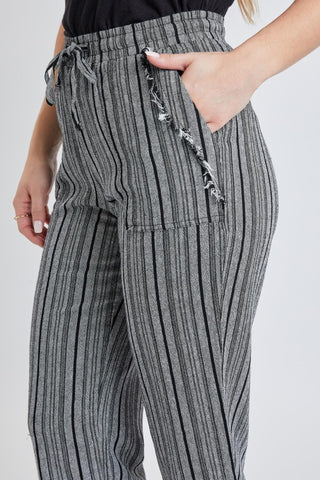 Women's High Rise Linen Capri Pant With Fray Detail