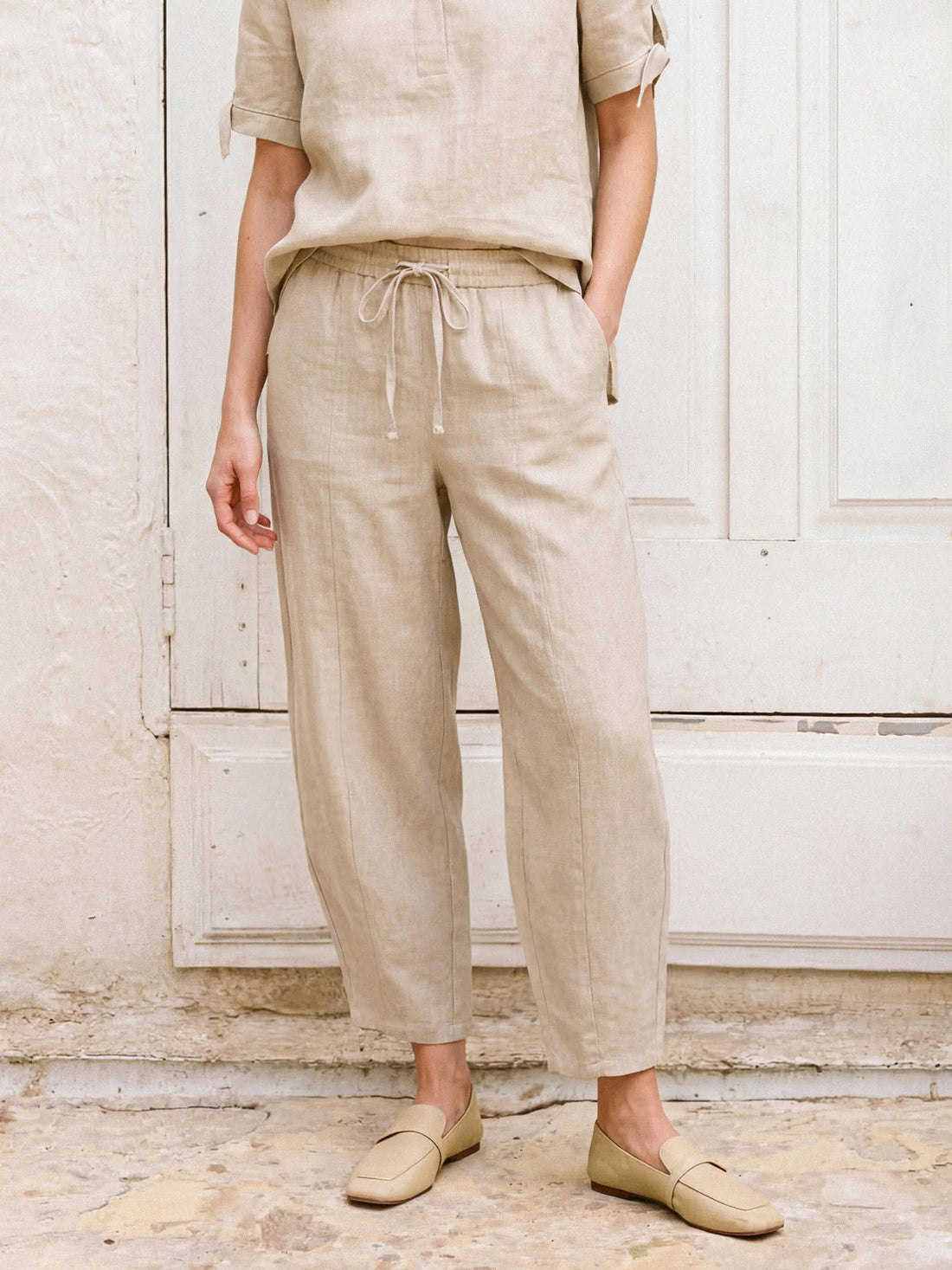 100% Linen Drawstring Waist Tapered Cropped Pants LANEY - Glamourous Grace