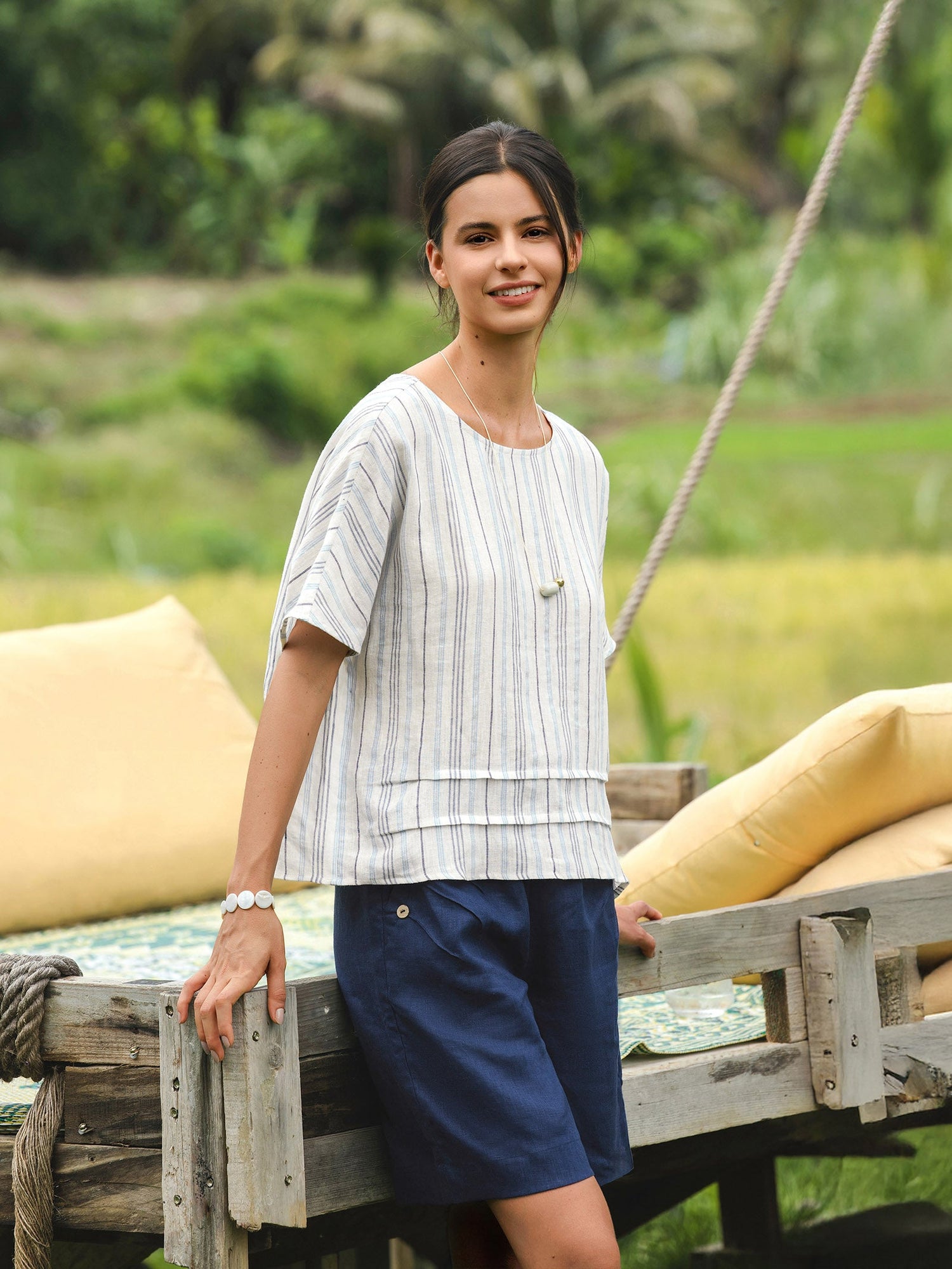 100% Linen Elastic Waistband Capri Pants ANNA - Glamourous Grace