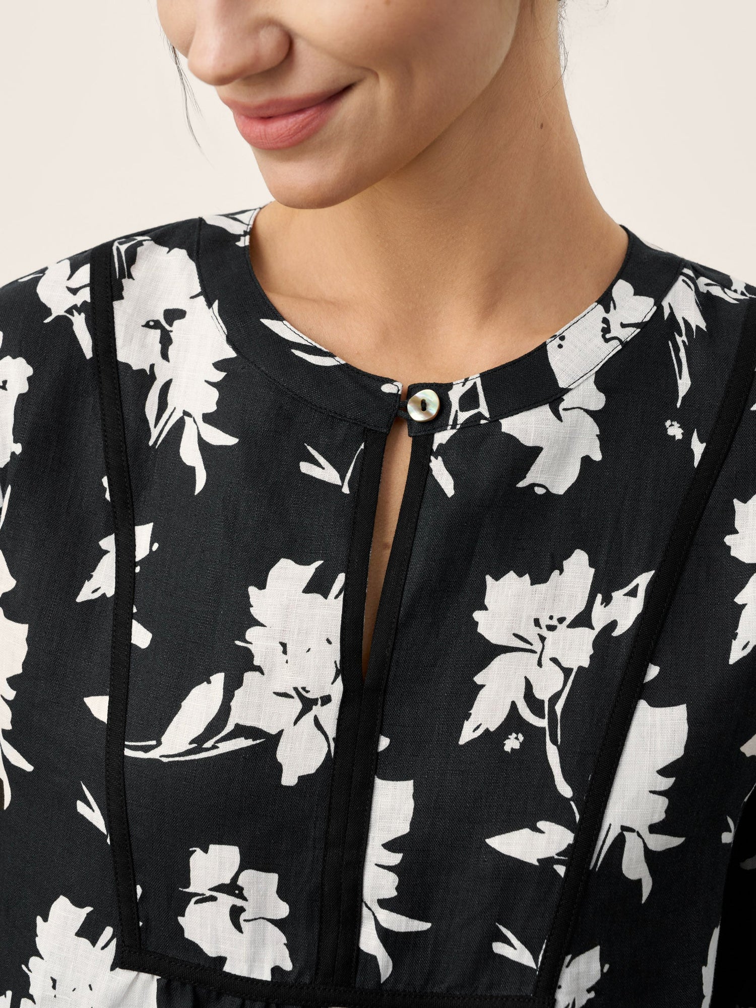 100% Linen Floral Printed Gathered Pullover Top AMIYA - Glamourous Grace