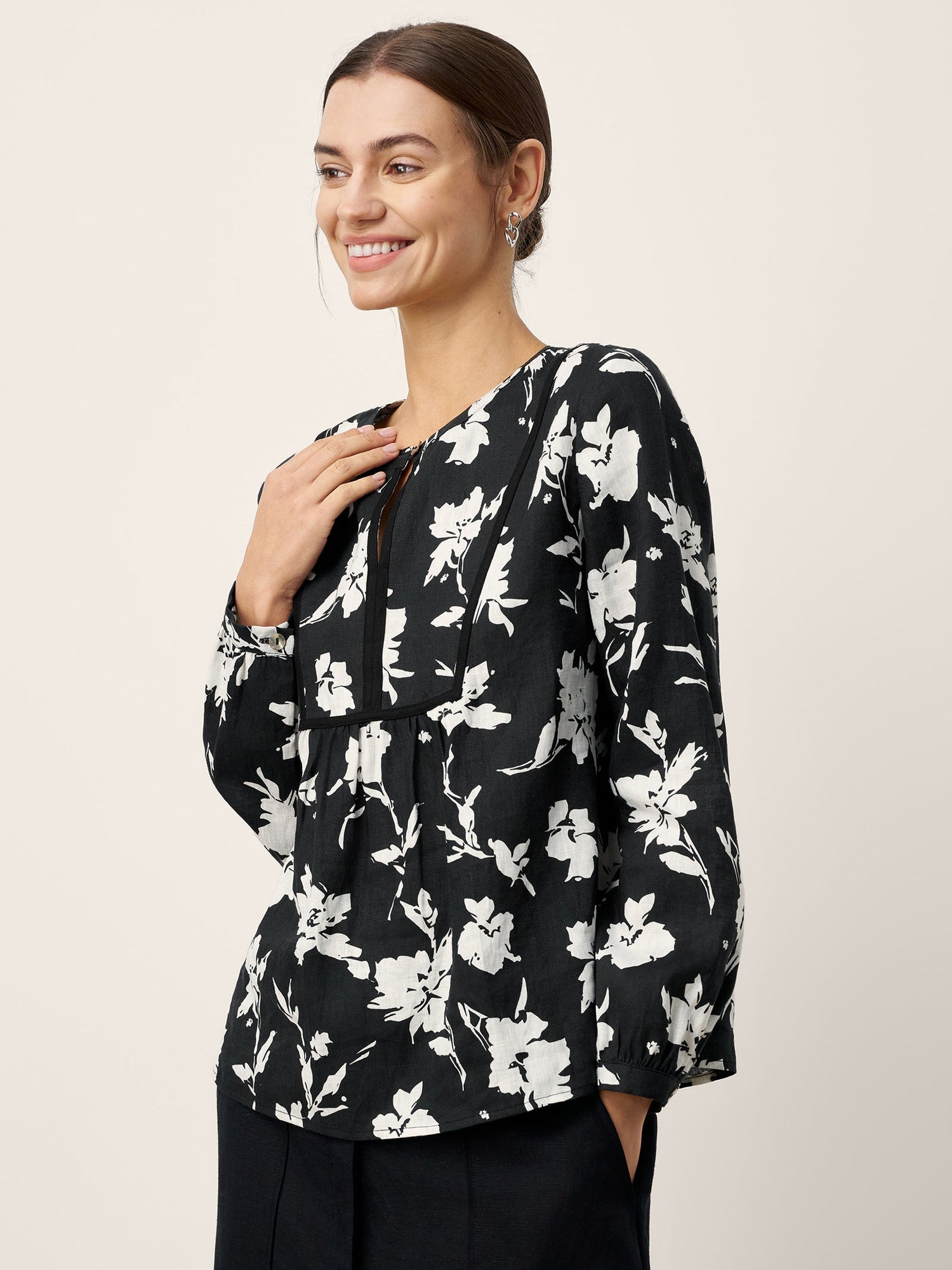 100% Linen Floral Printed Gathered Pullover Top AMIYA - Glamourous Grace
