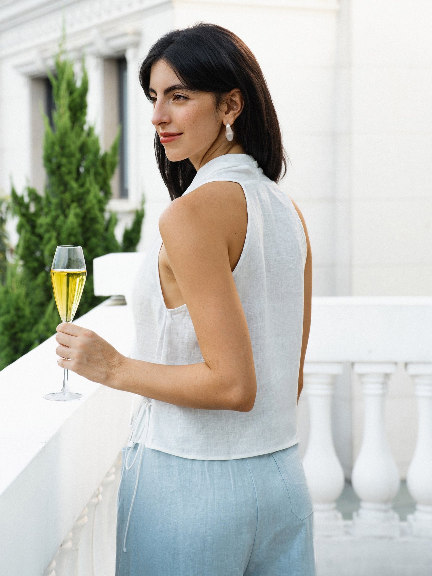 100% Linen Halter Neck Tie-Front Crop Top FAYE - Glamourous Grace