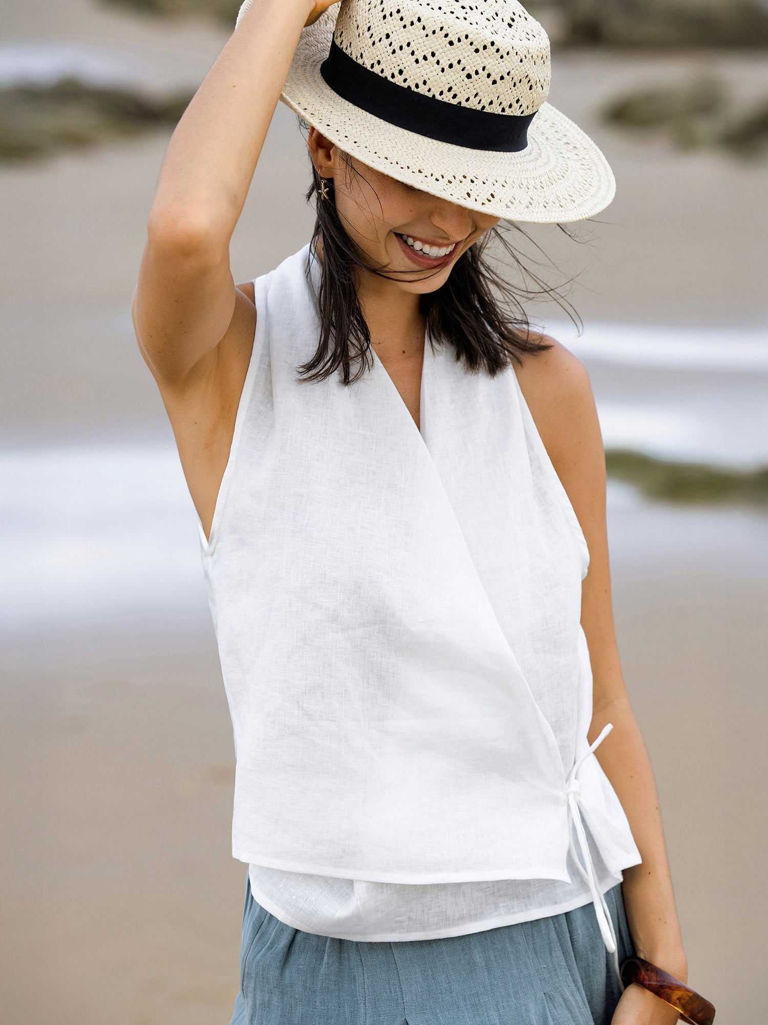 100% Linen Halter Neck Tie-Front Crop Top FAYE - Glamourous Grace