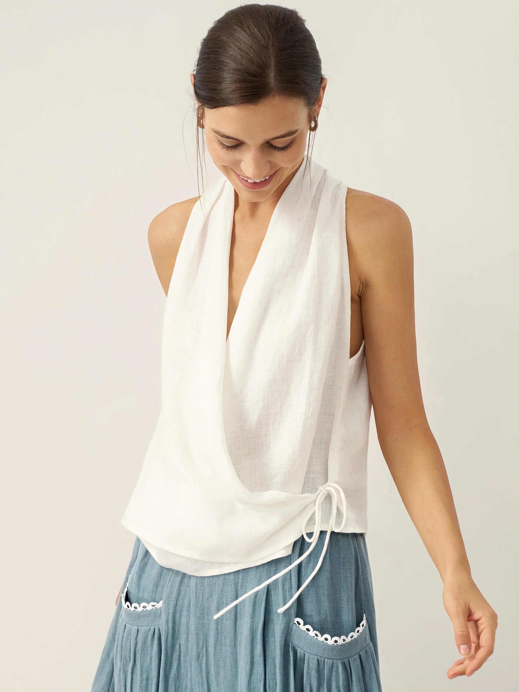 100% Linen Halter Neck Tie-Front Crop Top FAYE - Glamourous Grace