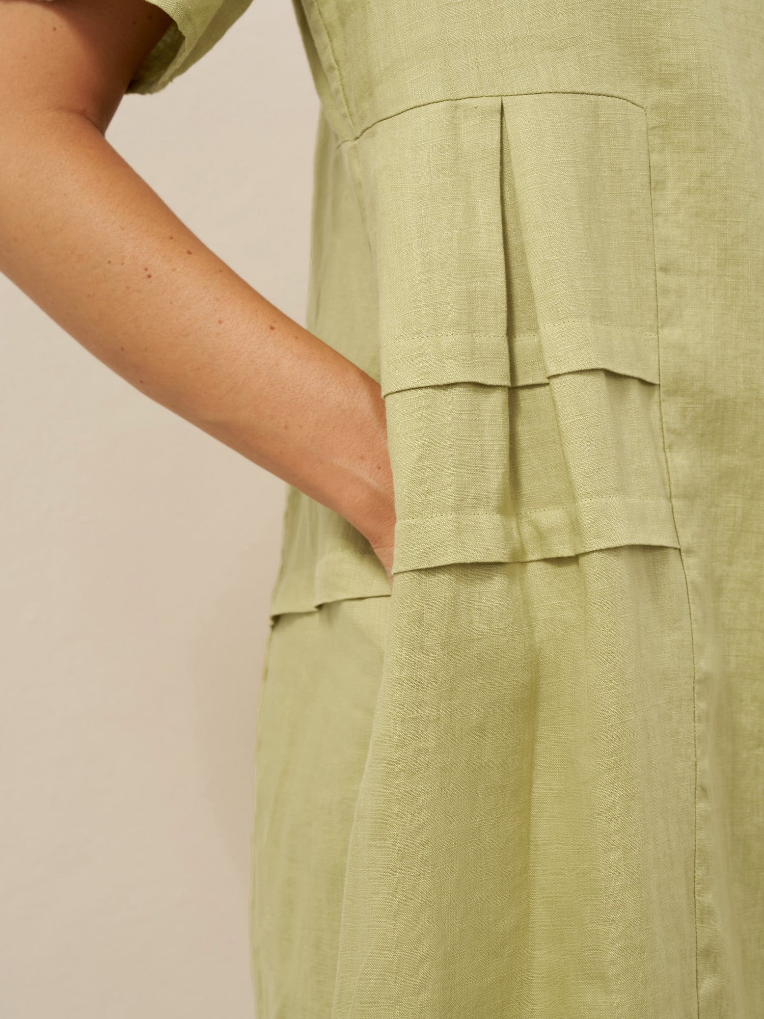 100% Linen Pleated Crew Neck Midi Dress MILA - Glamourous Grace