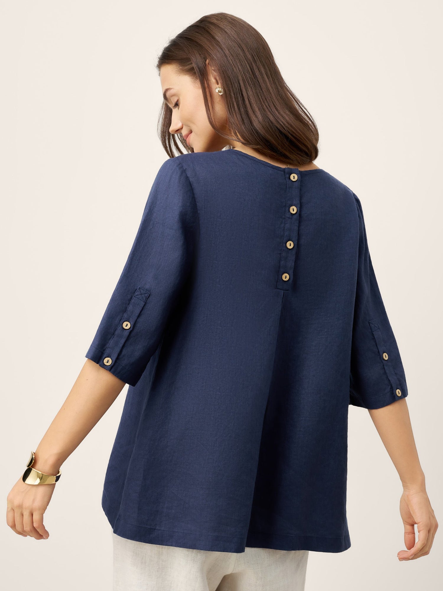 100% Linen Relaxed Back Button Top with Tab Sleeves SYLVANA - Glamourous Grace