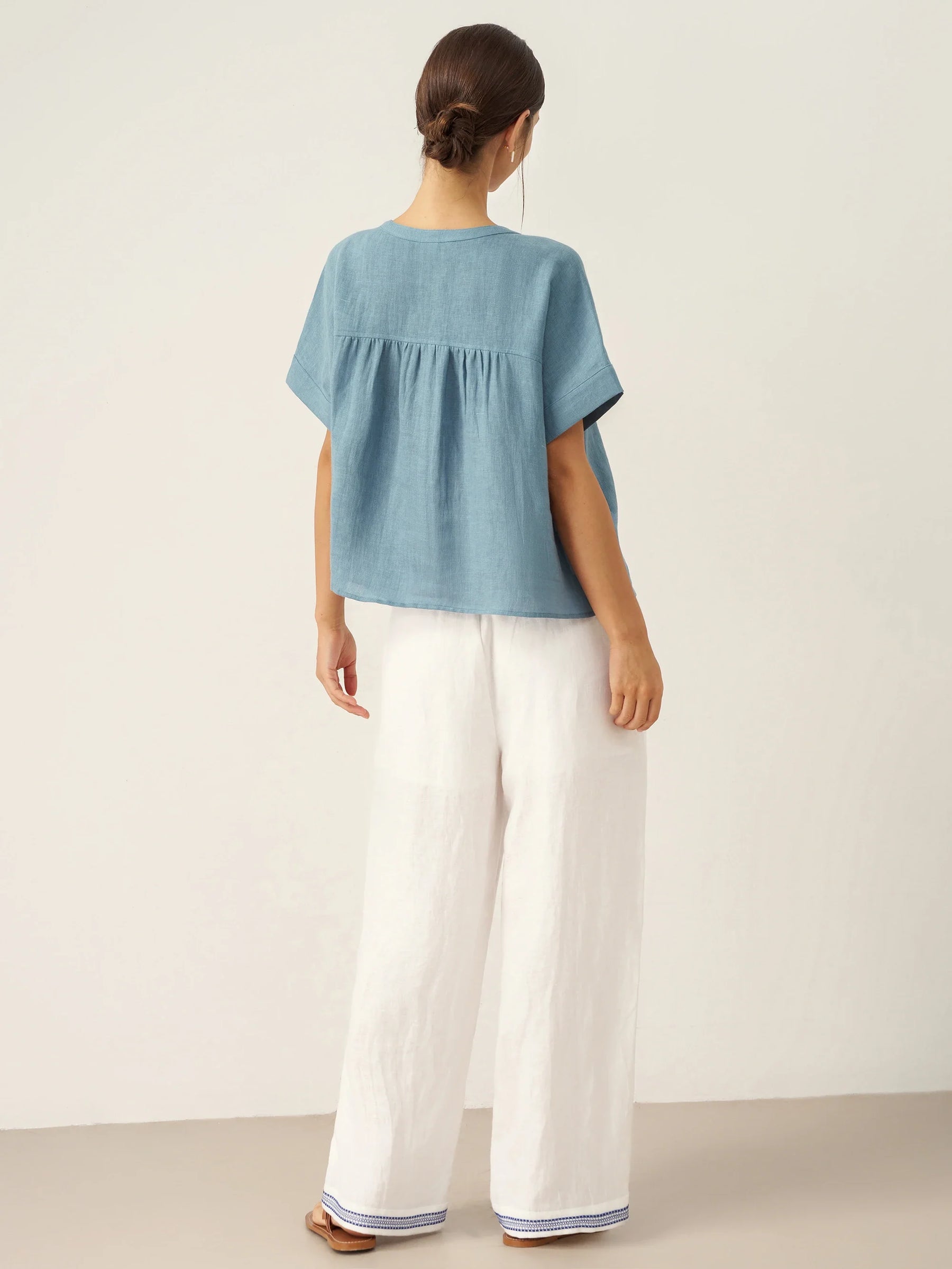 100% Linen Short Sleeve Crew Neck Shirt FINA - Glamourous Grace