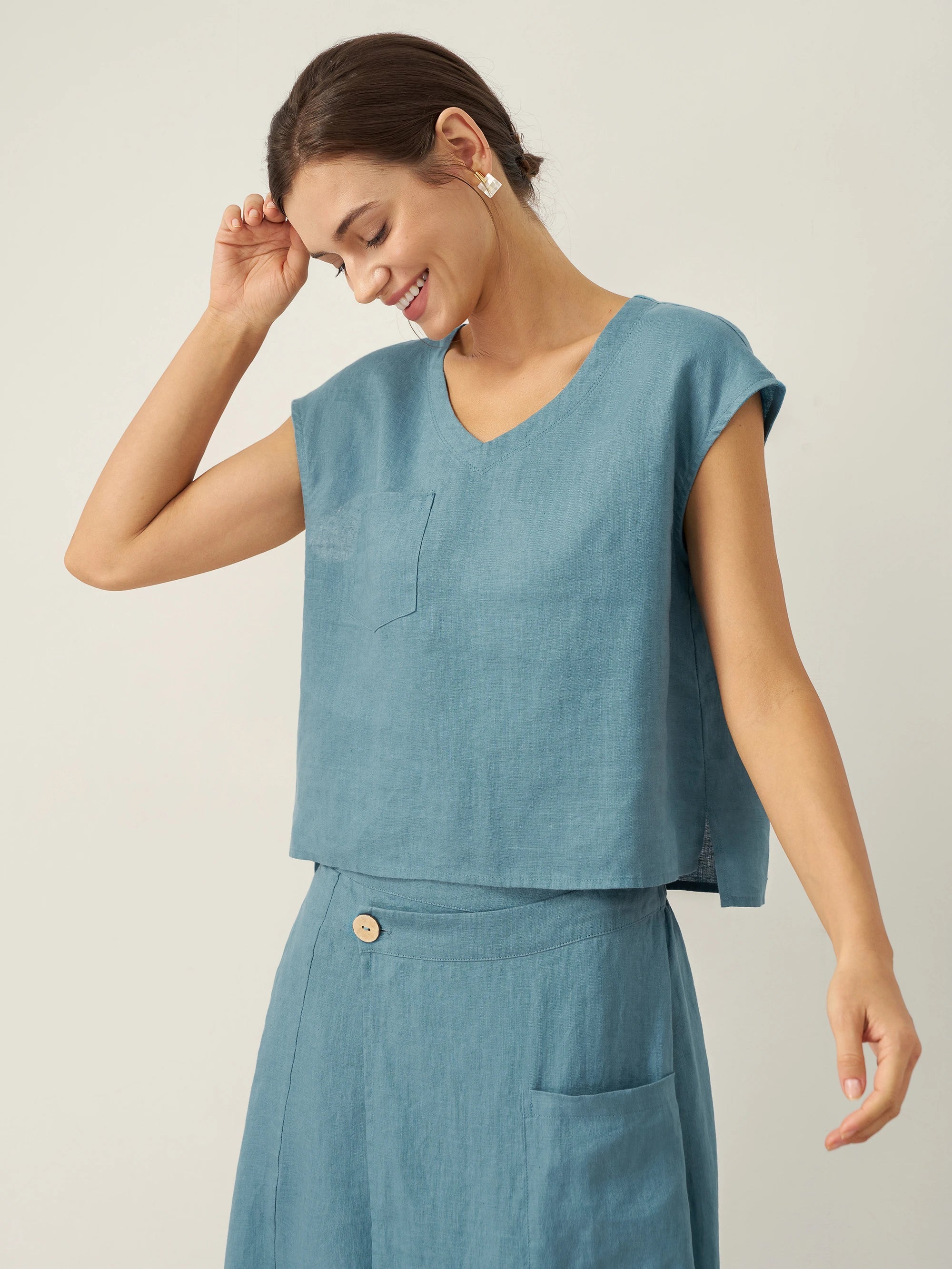 100% Linen V-Neck Cap Sleeve Crop Top FRESSA - Glamourous Grace