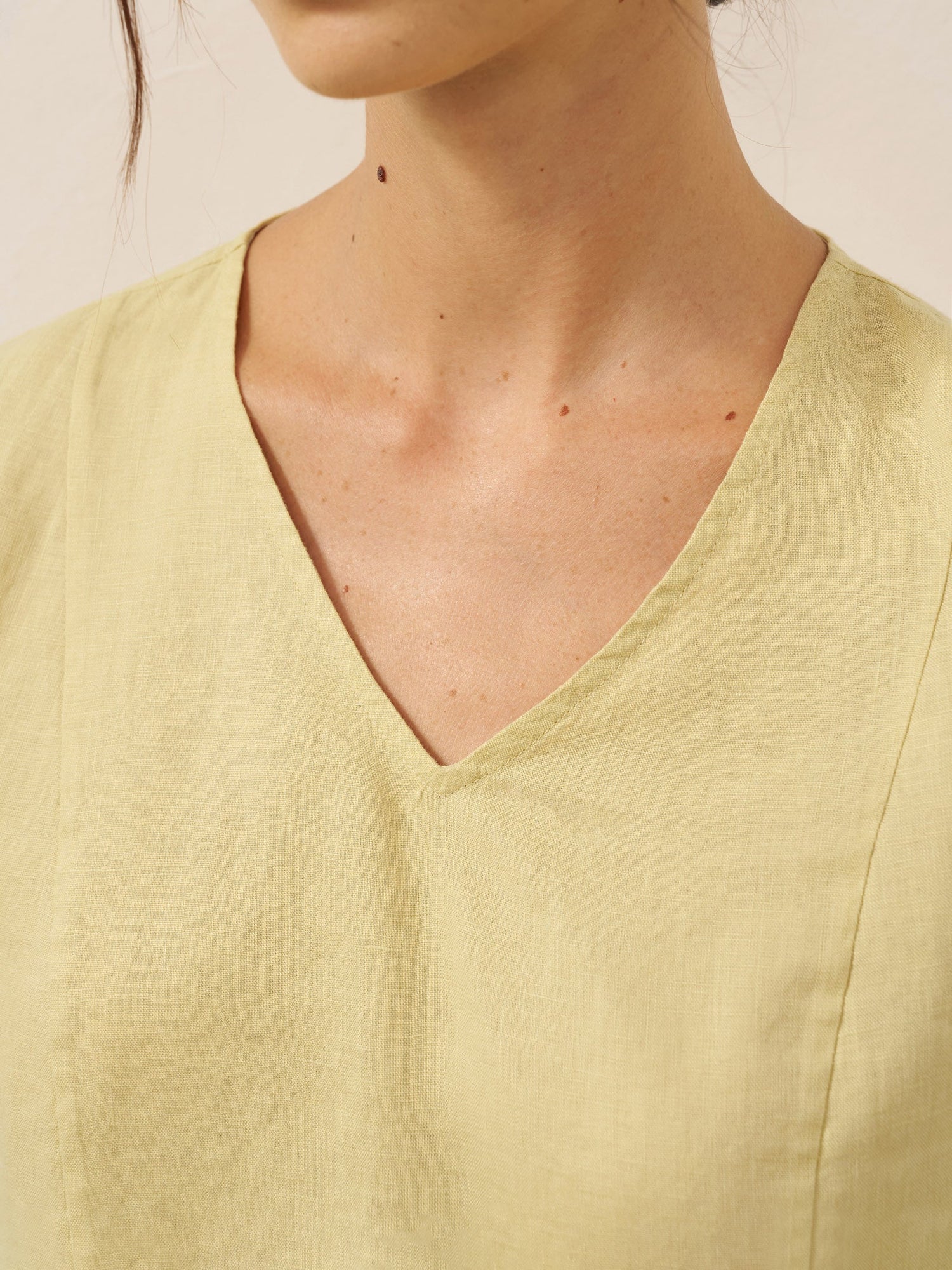 100% Linen Asymmetric Hem Long Top ISLA - Glamourous Grace