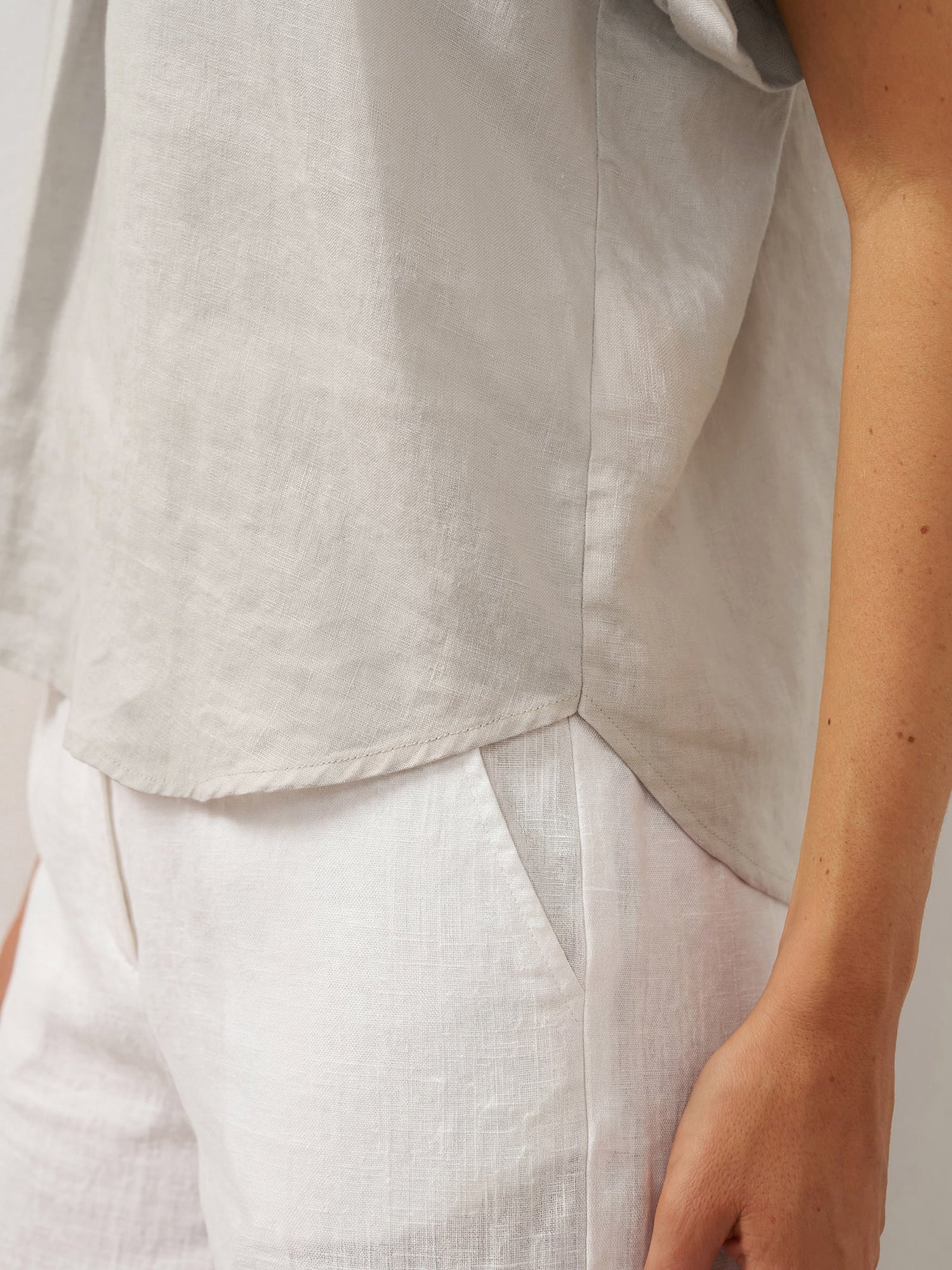 100% Linen Blazer-Inspired Pullover Top DINA - Glamourous Grace
