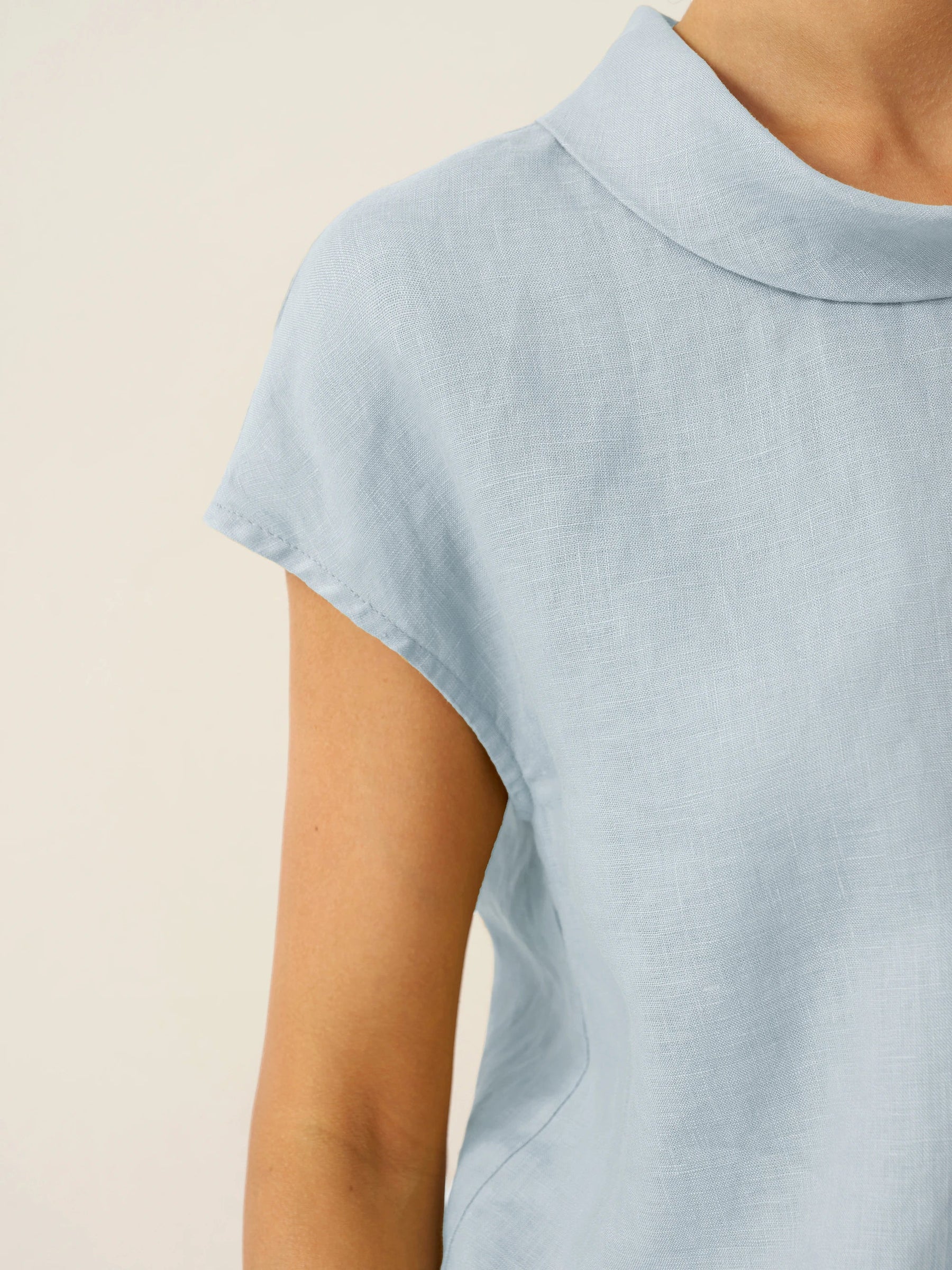 100% Linen Cap Sleeve Soft-Fold Collar Top YVONNE - Glamourous Grace