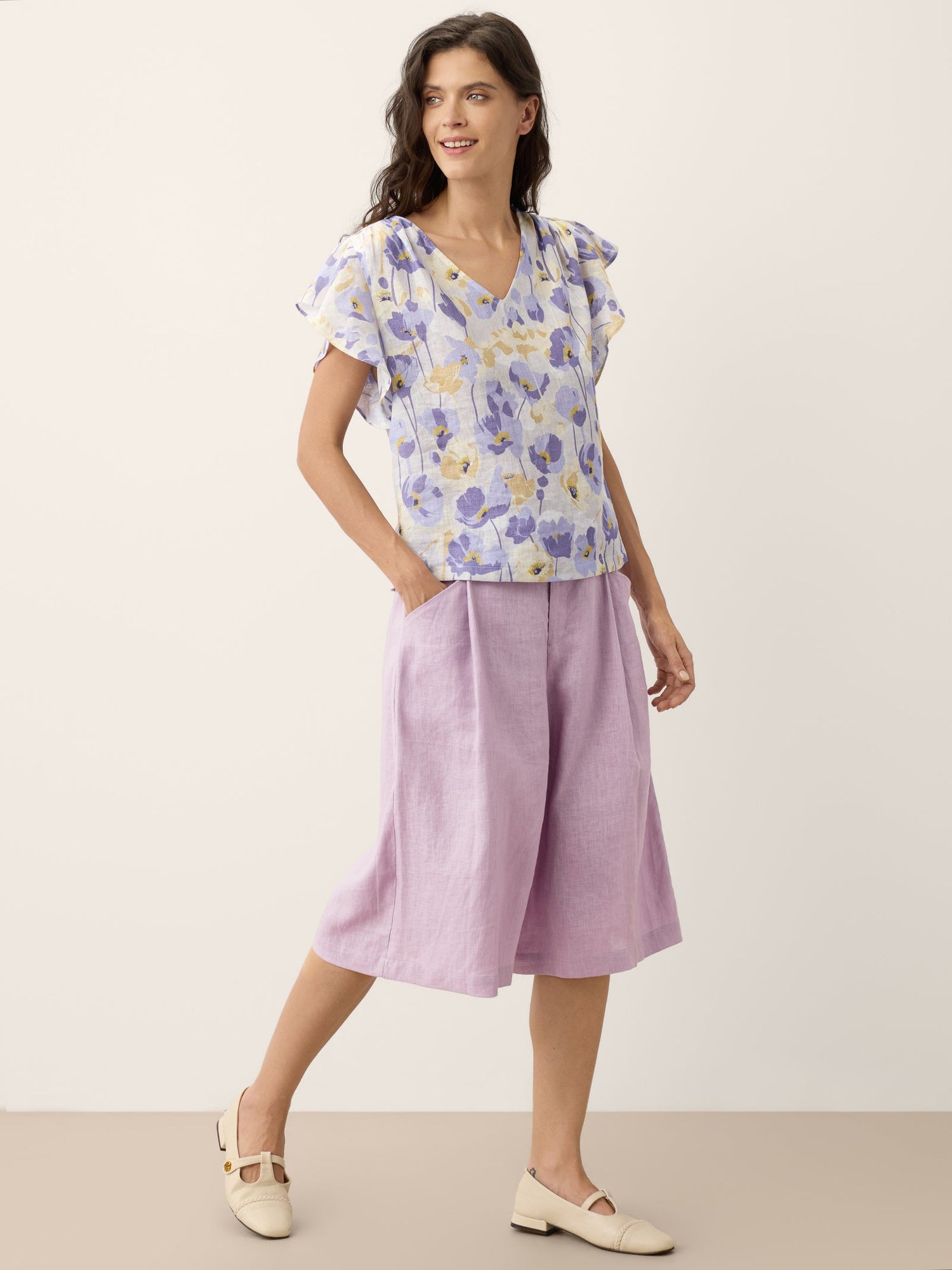 100% Linen Carnation Print Flutter Sleeve Top ELEANORA - Glamourous Grace