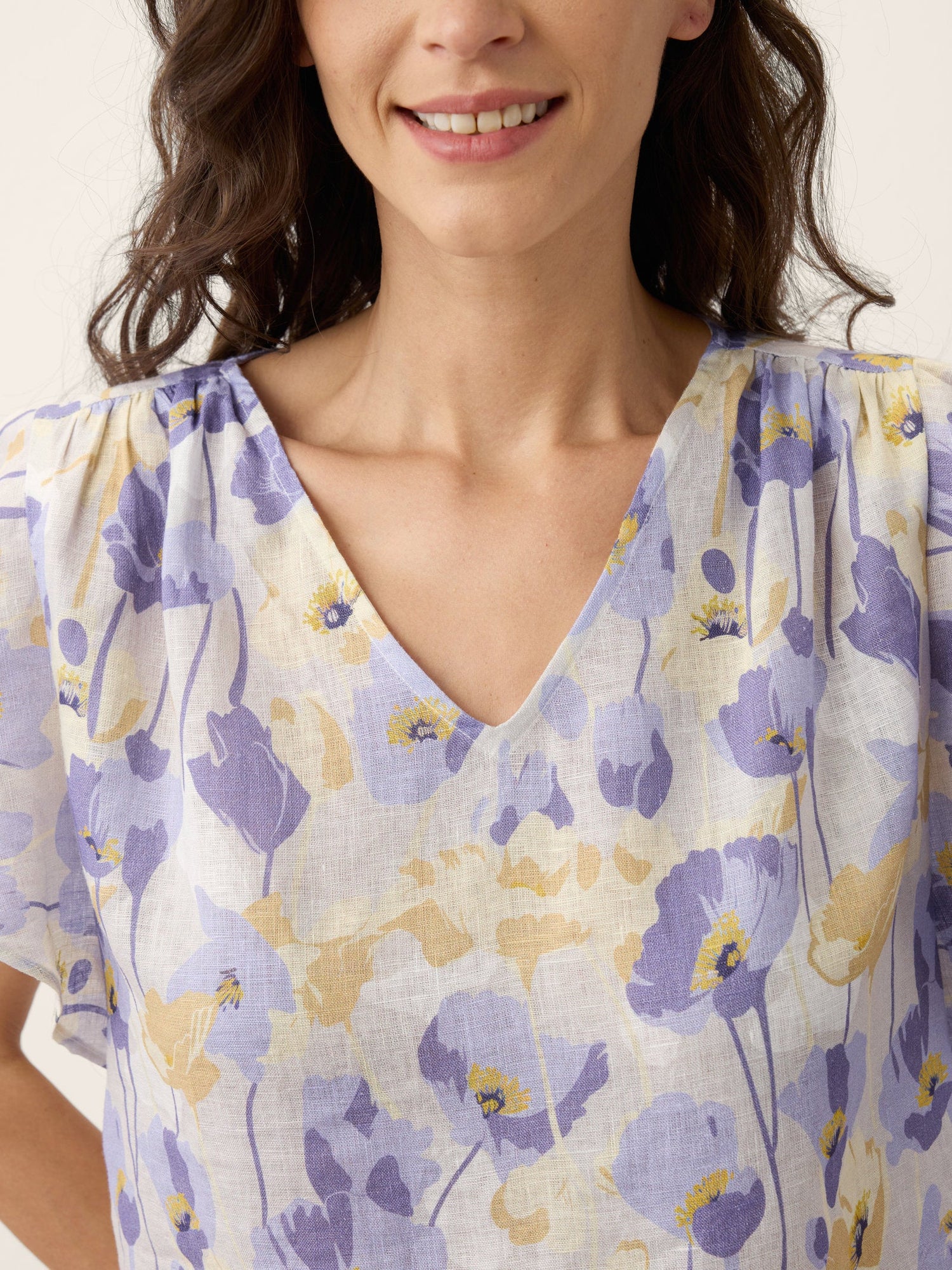 100% Linen Carnation Print Flutter Sleeve Top ELEANORA - Glamourous Grace
