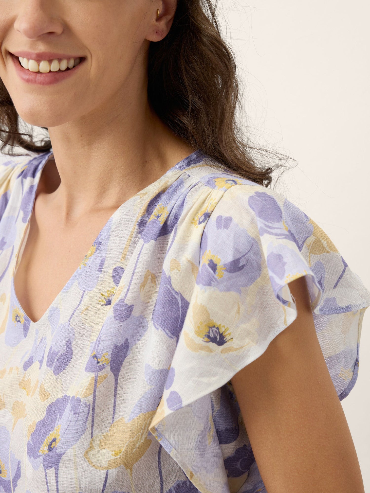 100% Linen Carnation Print Flutter Sleeve Top ELEANORA - Glamourous Grace