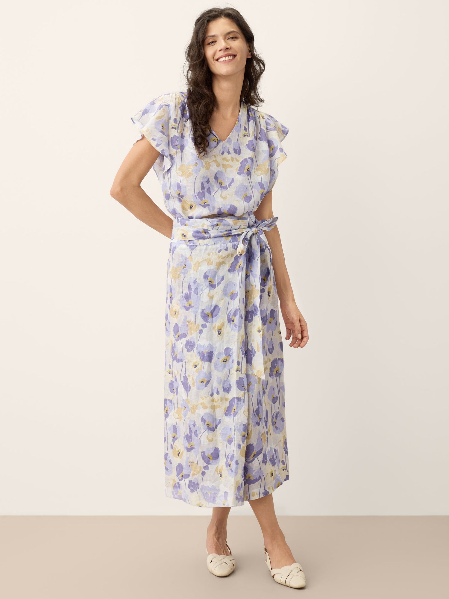 100% Linen Carnation Print Flutter Sleeve Top ELEANORA - Glamourous Grace