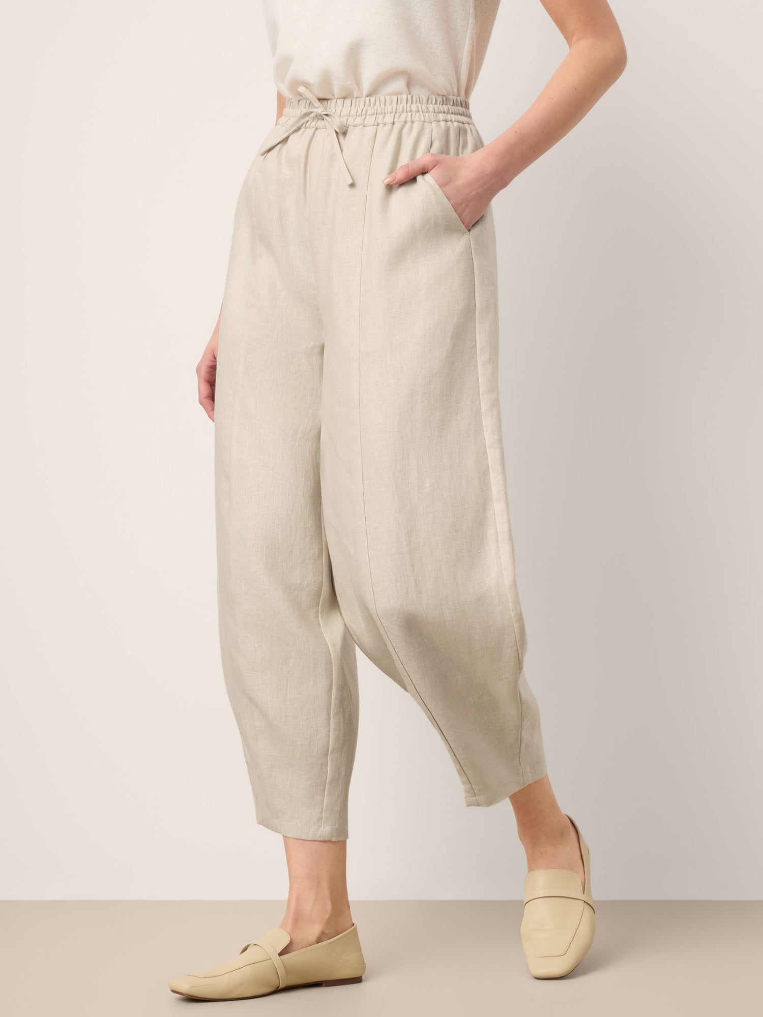 100% Linen Drawstring Waist Tapered Cropped Pants LANEY - Glamourous Grace