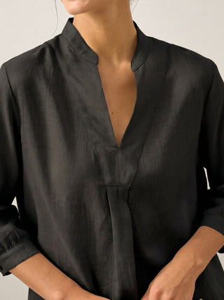 Charcoal black 100% linen dress shirt Joanna by LINTICO, featuring a classic collar and button-front design.