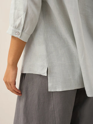 Light blue 100% linen dress shirt Joanna by Lintico, featuring a relaxed fit and classic collar, perfect for casual or office wear.