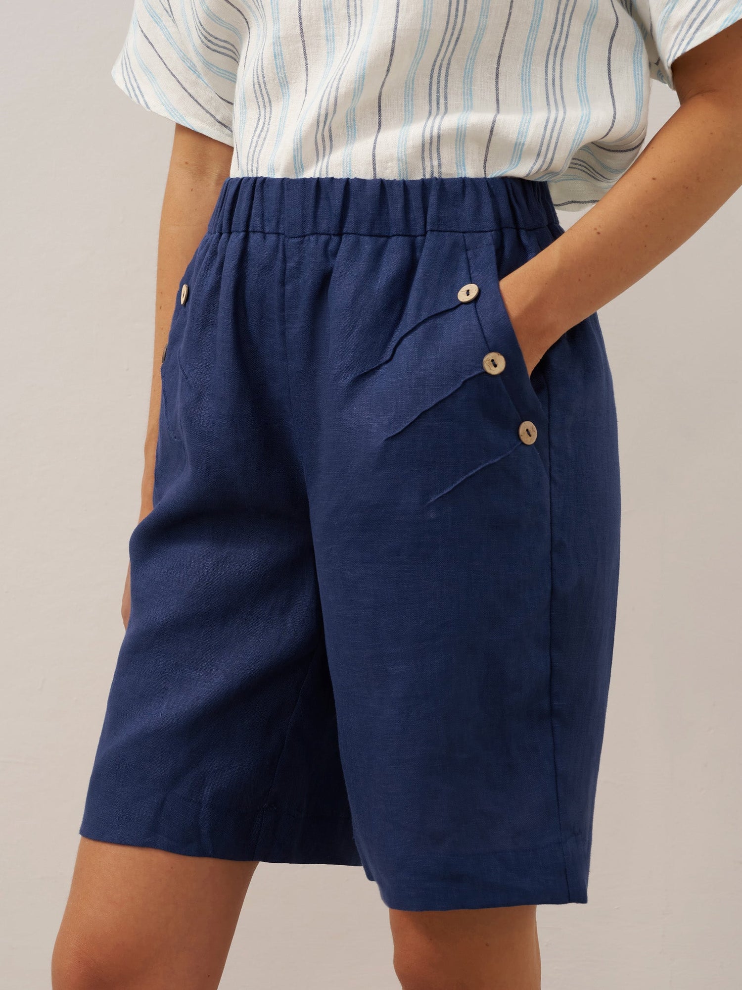 100% Linen Elastic Waistband Capri Pants ANNA - Glamourous Grace