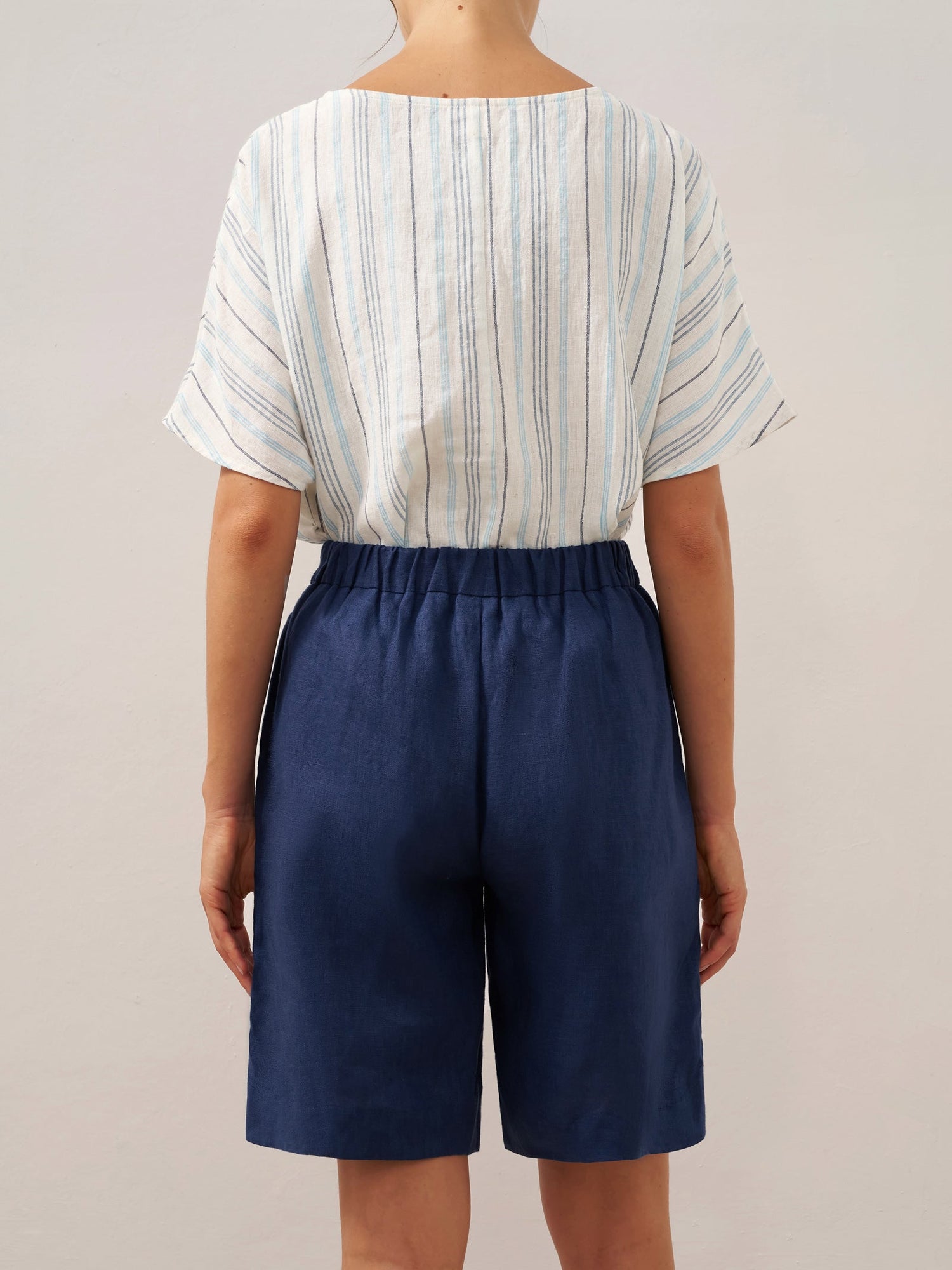 100% Linen Elastic Waistband Capri Pants ANNA - Glamourous Grace