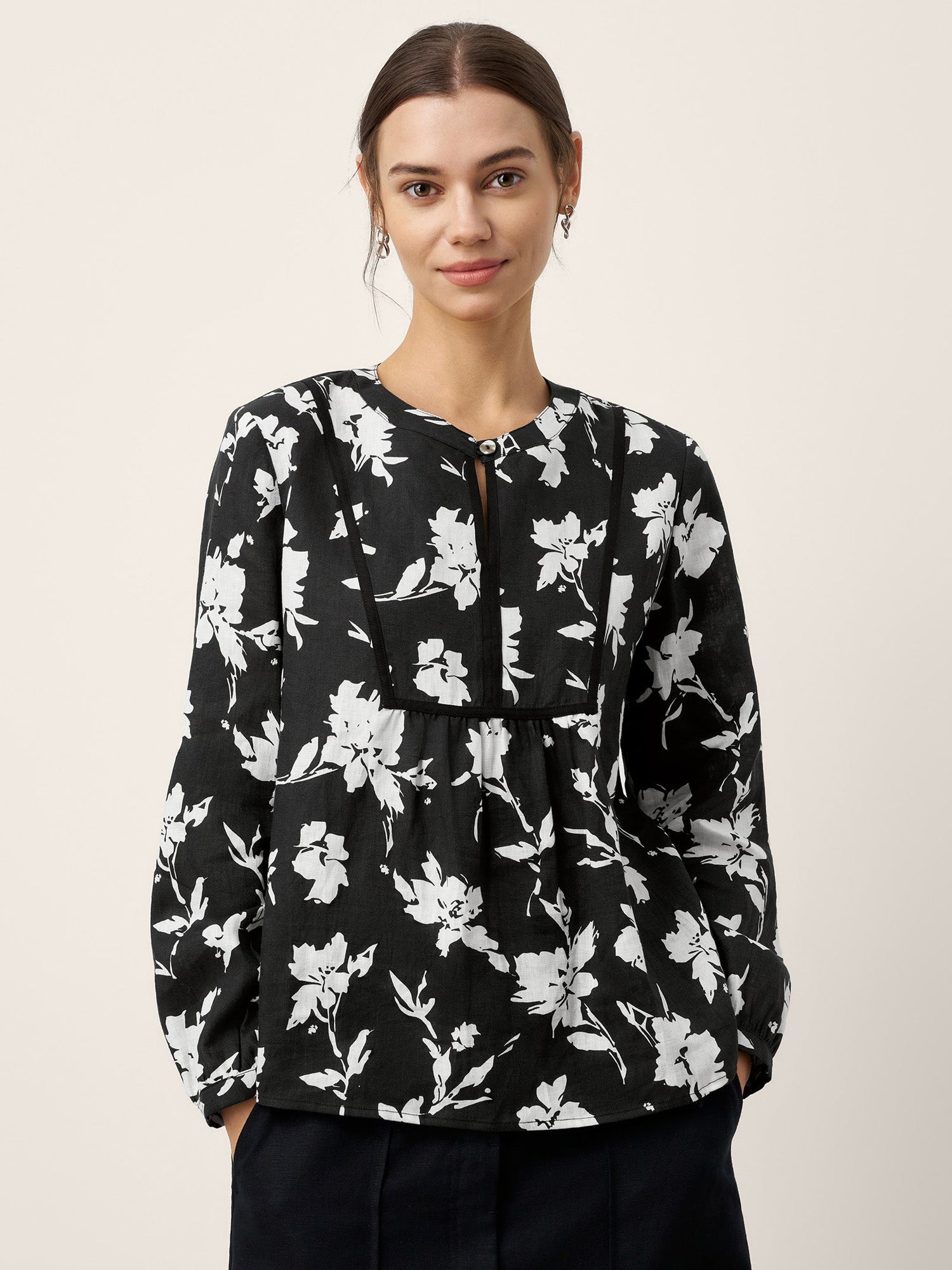 100% Linen Floral Printed Gathered Pullover Top AMIYA - Glamourous Grace