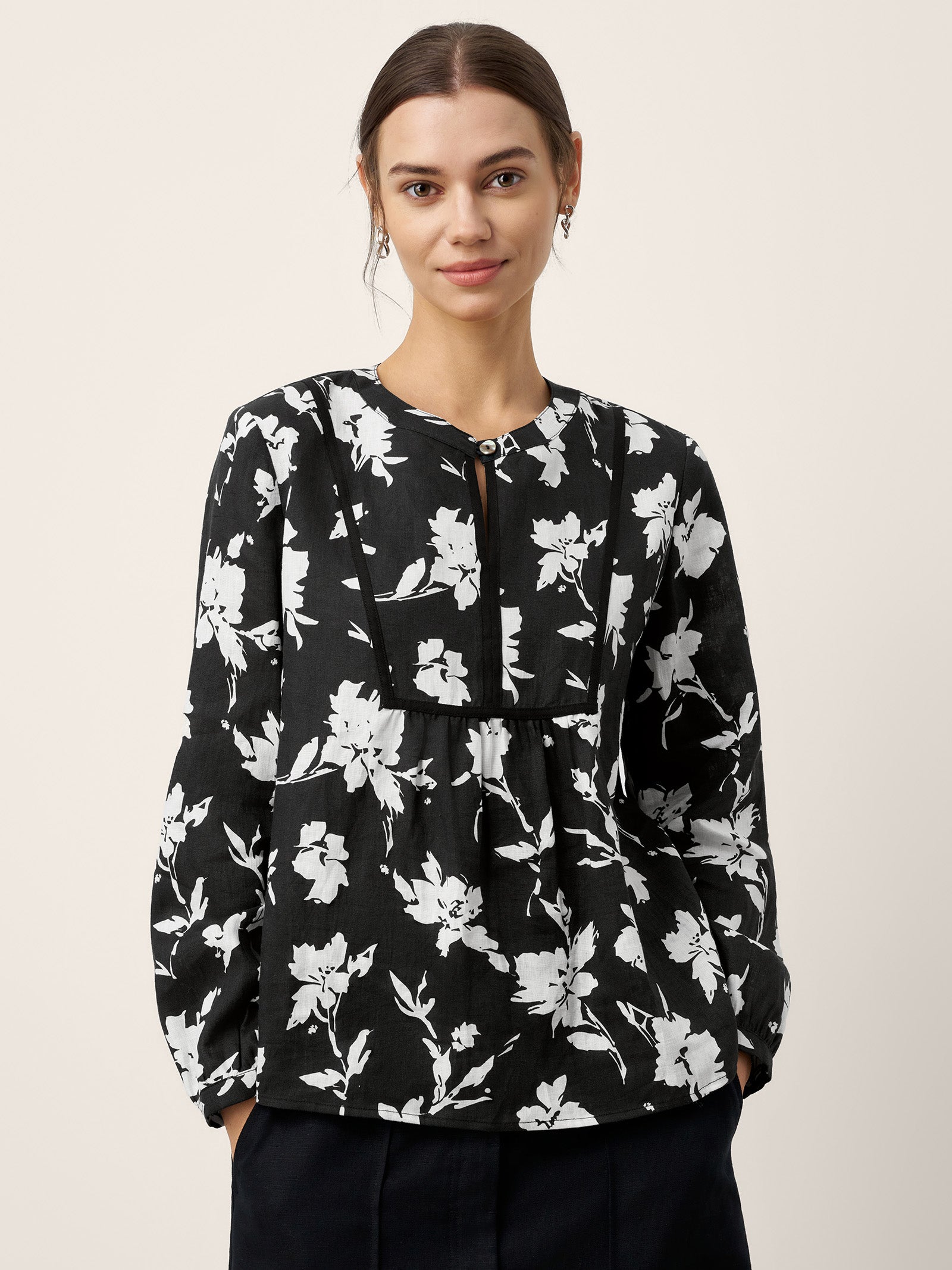 100% Linen Floral Printed Gathered Pullover Top AMIYA - Glamourous Grace