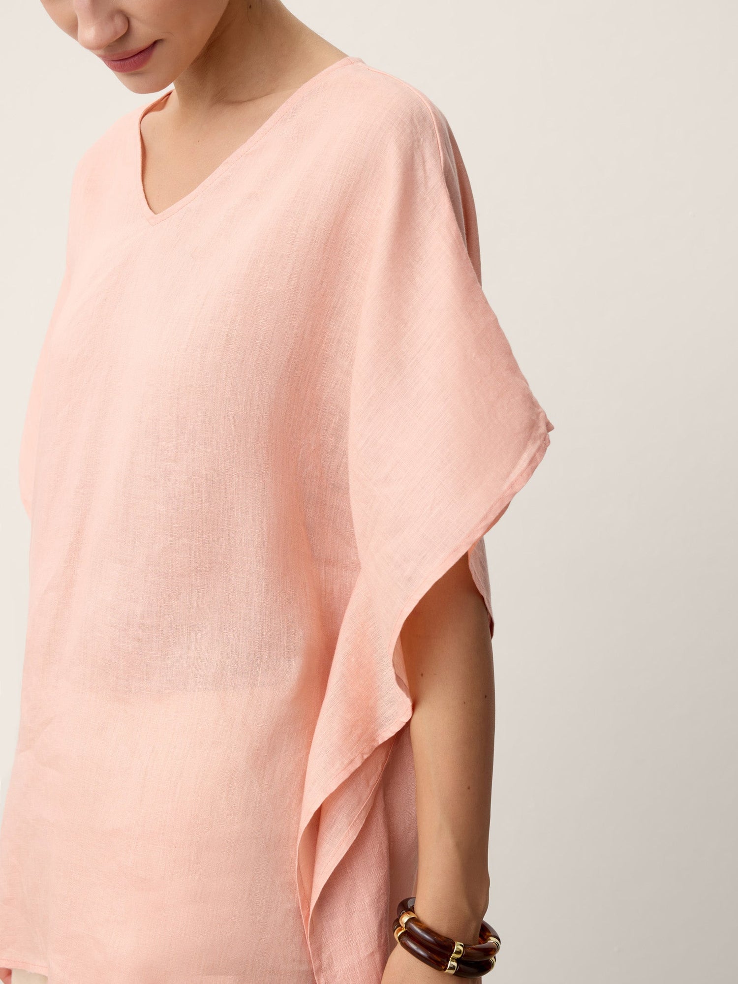 100% Linen Flutter-Sleeve V-Neck Top MARA - Glamourous Grace