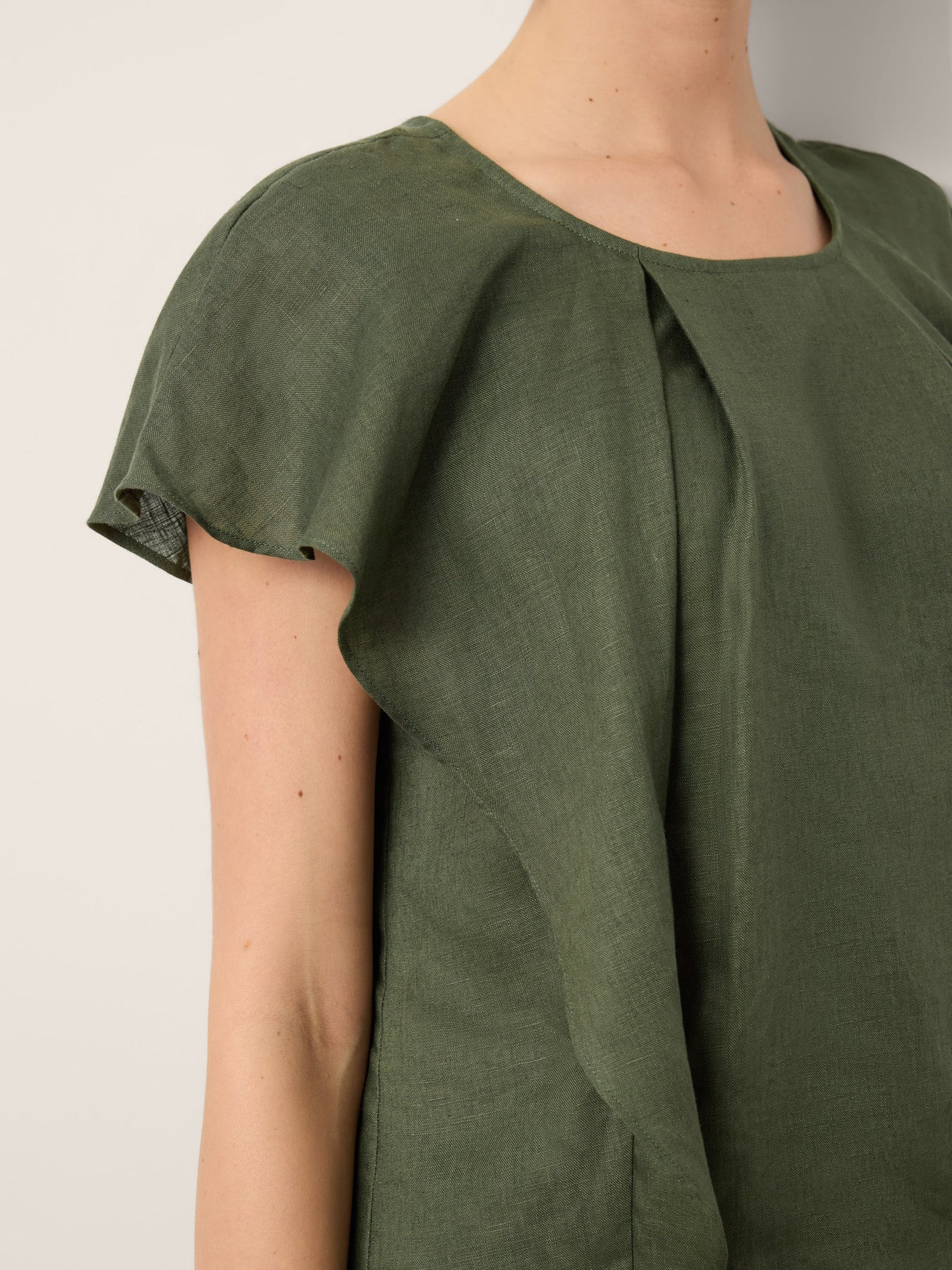 100% Linen Flutter Sleeve Sculpted Pleat Top DRUSILLA - Glamourous Grace