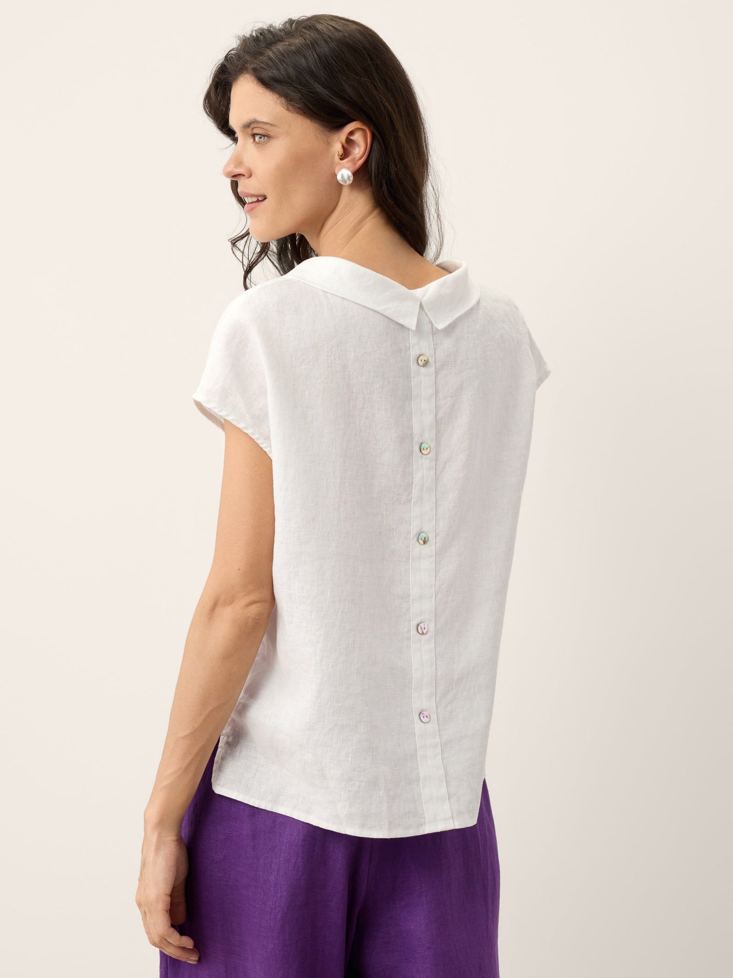 100% Linen Soft-Fold Collar Shell Button Top SABINE - Glamourous Grace