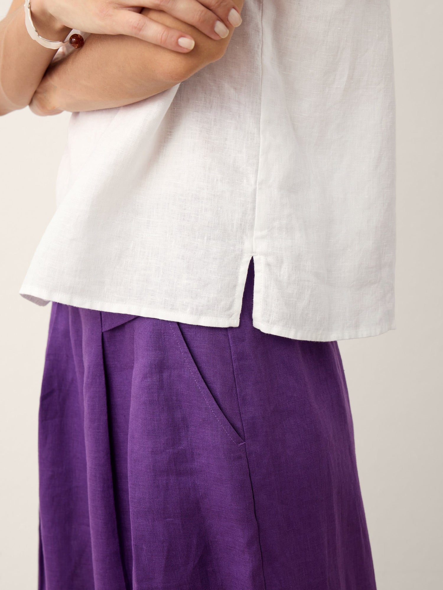 100% Linen Soft-Fold Collar Shell Button Top SABINE - Glamourous Grace