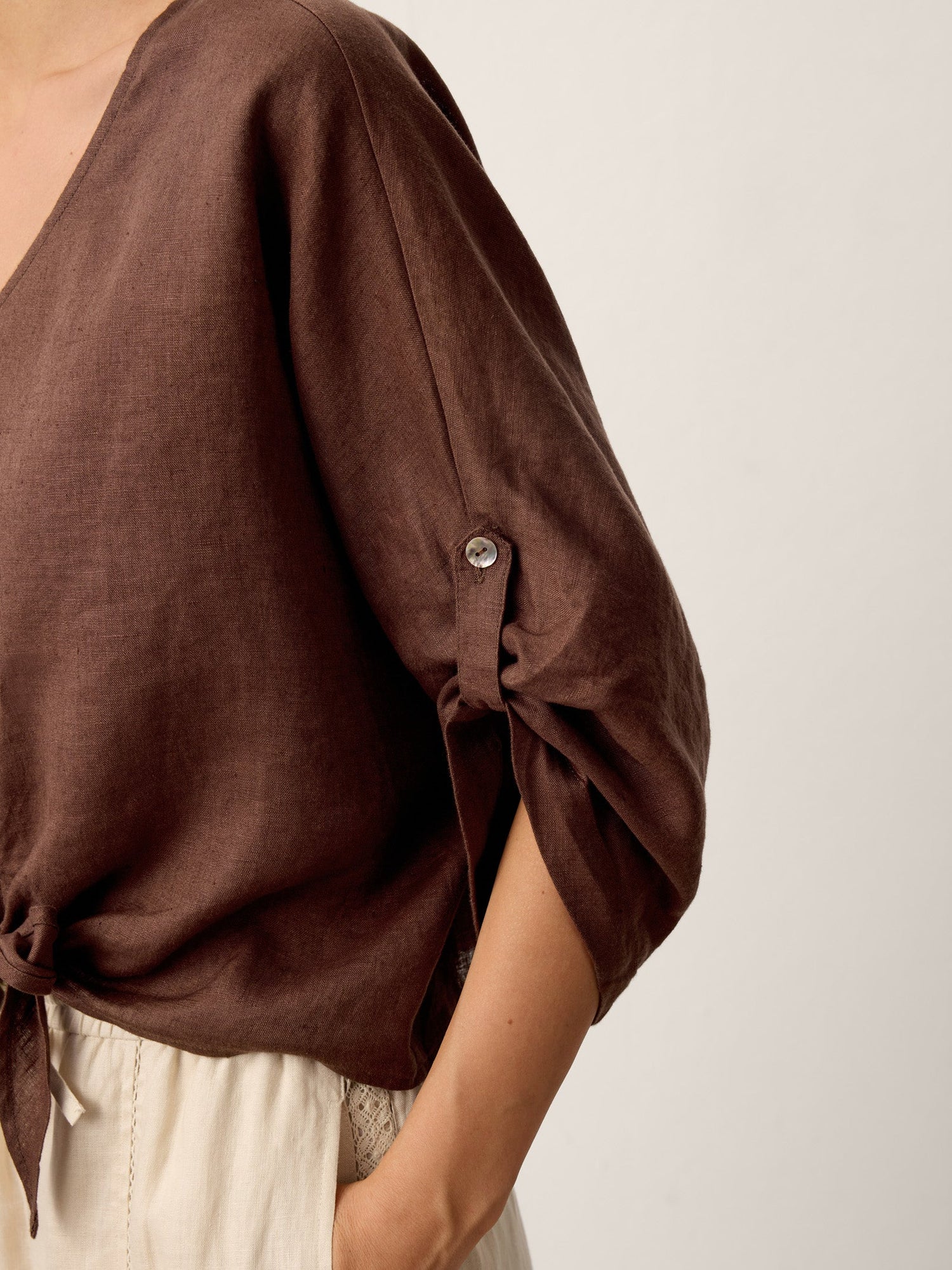 100% Linen Twist-Hem Batwing Top LAVENA - Glamourous Grace