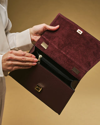 Federica (eggplant) - Italian calf leather women's crossbody bag (with shoulder strap) - Glamourous Grace