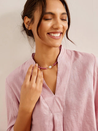 LINTICO Joanna 100% linen dress shirt in a stylish blouse style, featuring a relaxed fit and natural linen fabric.