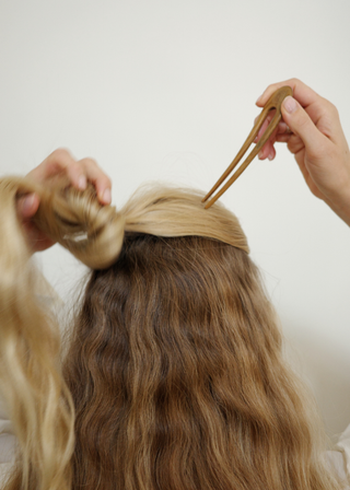 MOKU HAIR PIN: TAYLR'S HAIR