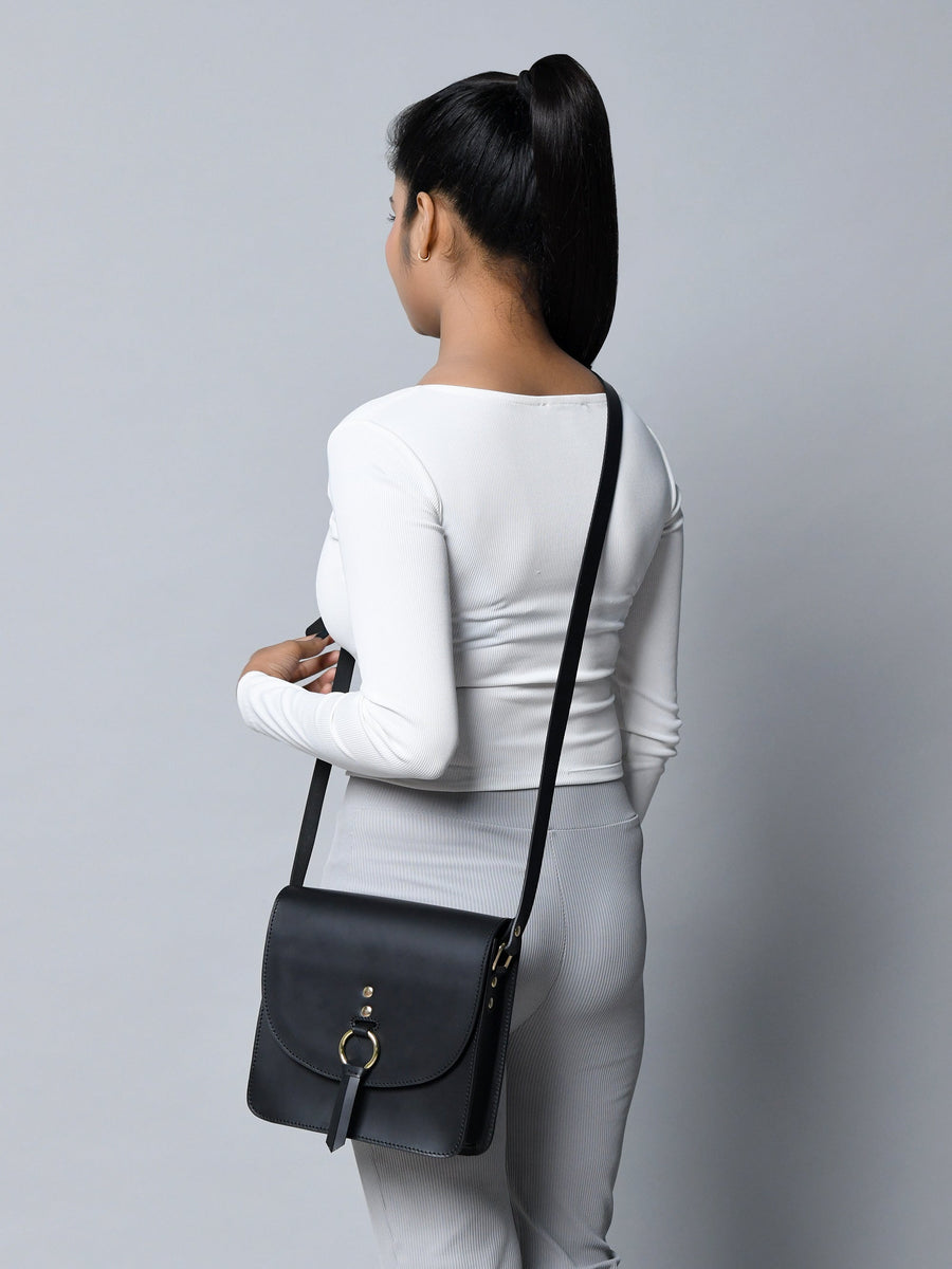 Black Elegance Crossbody Sling Bag - Glamourous Grace