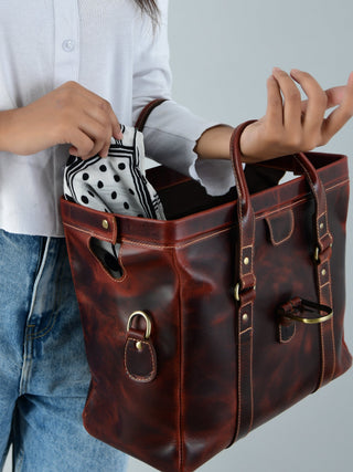 Wineberry Chic Handbag - Glamourous Grace