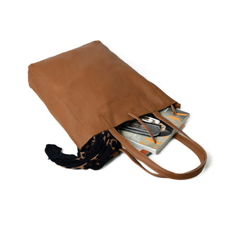 Café Chic Women's Leather Tote Bag - Glamourous Grace