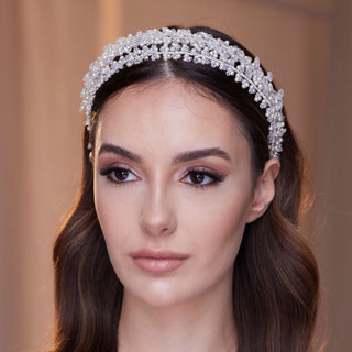 Elegant Crystal Beads and Pearls Hairband - Glamourous Grace