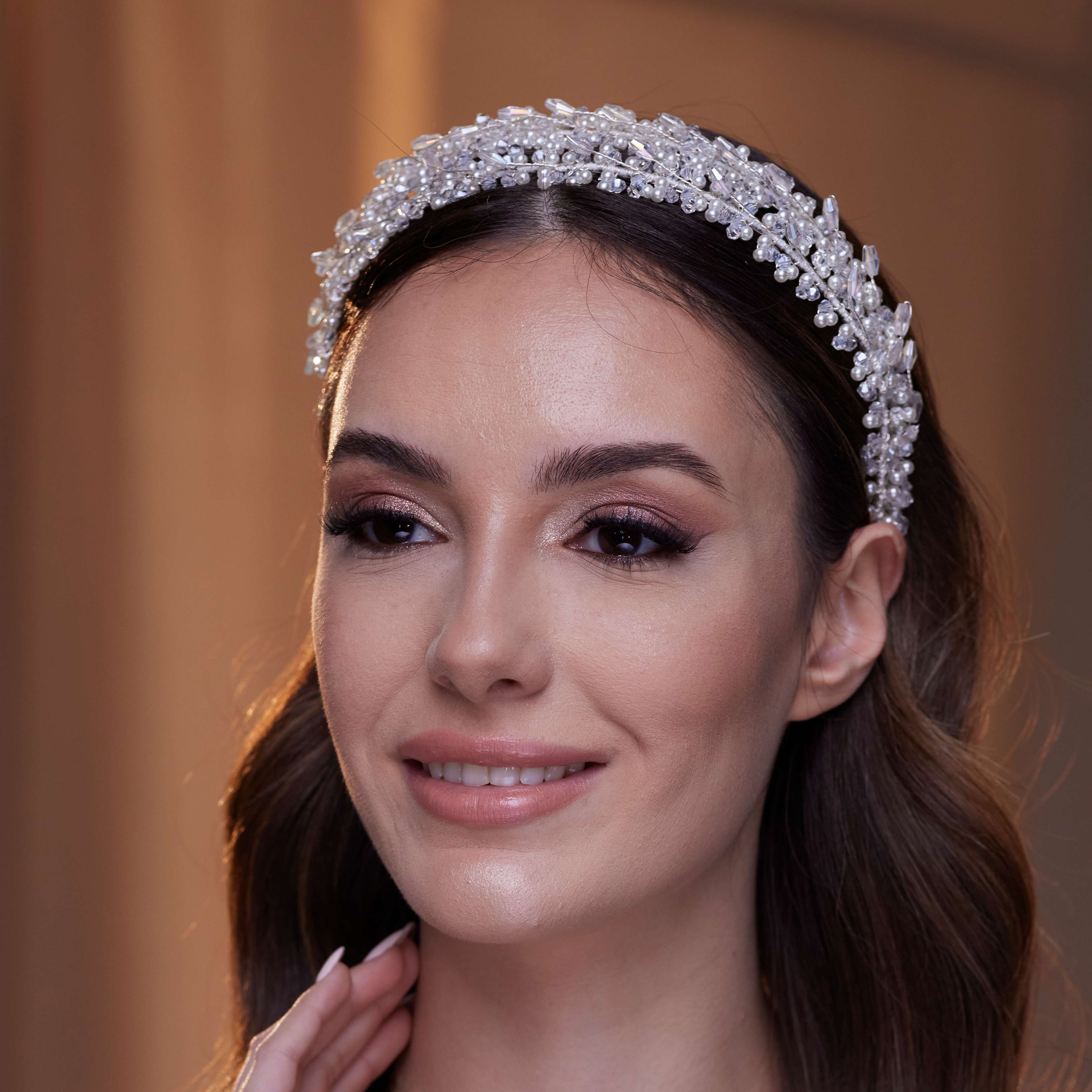 Elegant Crystal Beads and Pearls Hairband - Glamourous Grace