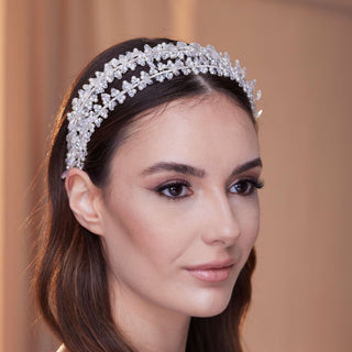 Elegant Crystal Beads and Pearls Hairband - Glamourous Grace